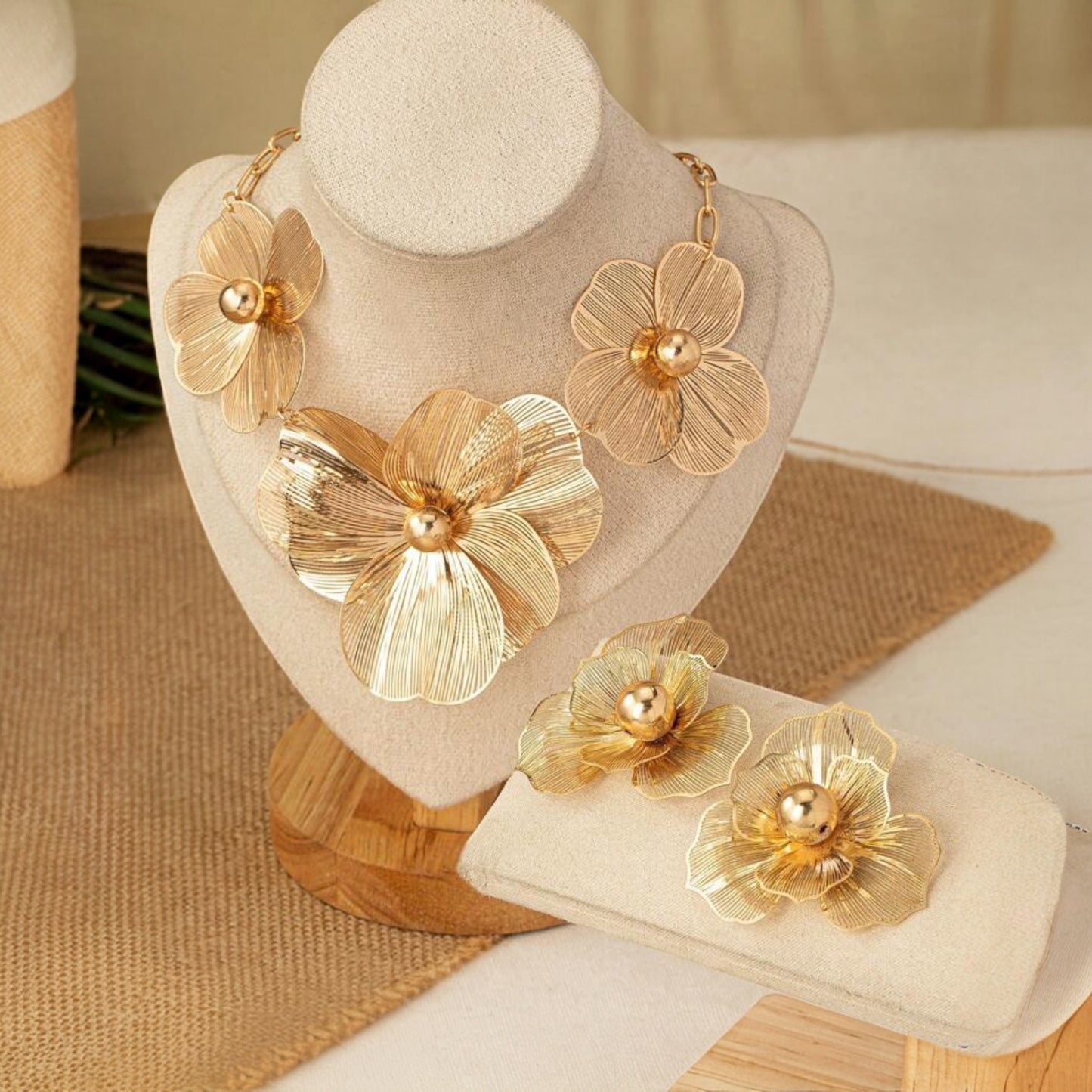 Metal flower jewellary set