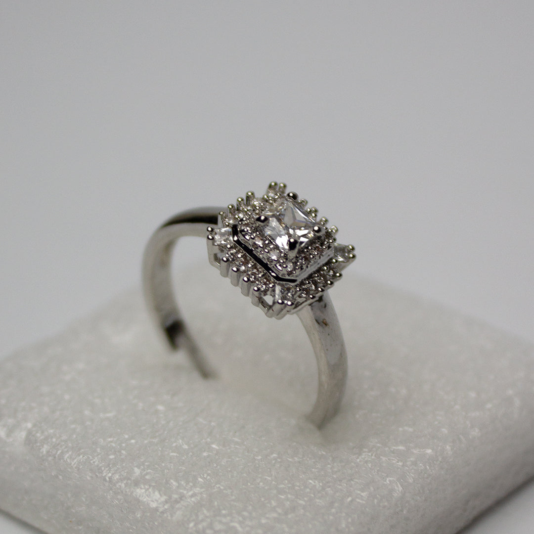 Square solitaire ring