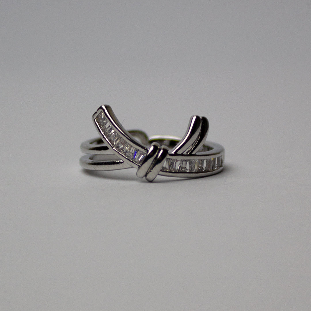 Bow zircon ring