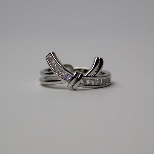 Bow zircon ring
