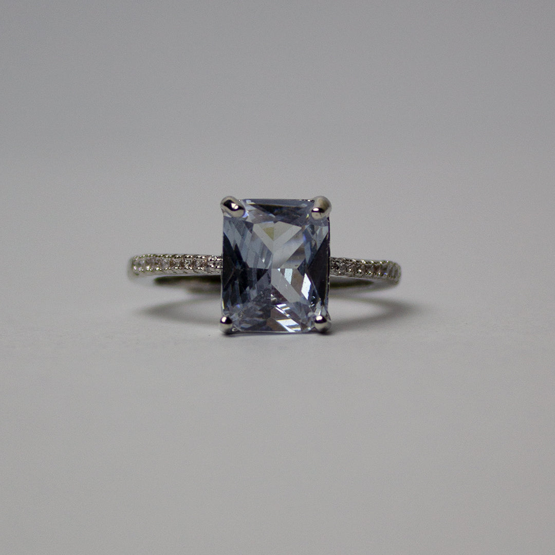 Solitaire square zircon ring