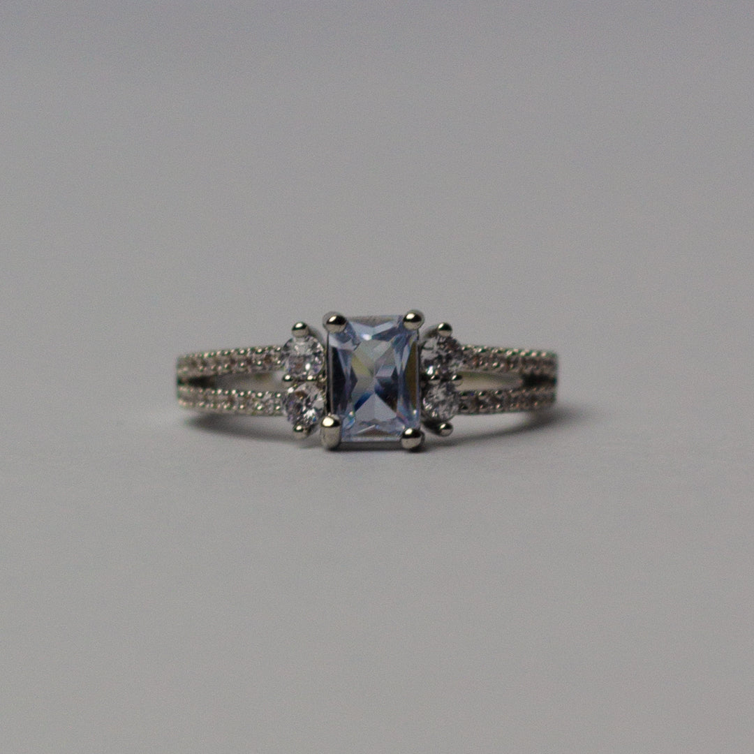 Single stone swarovski ring